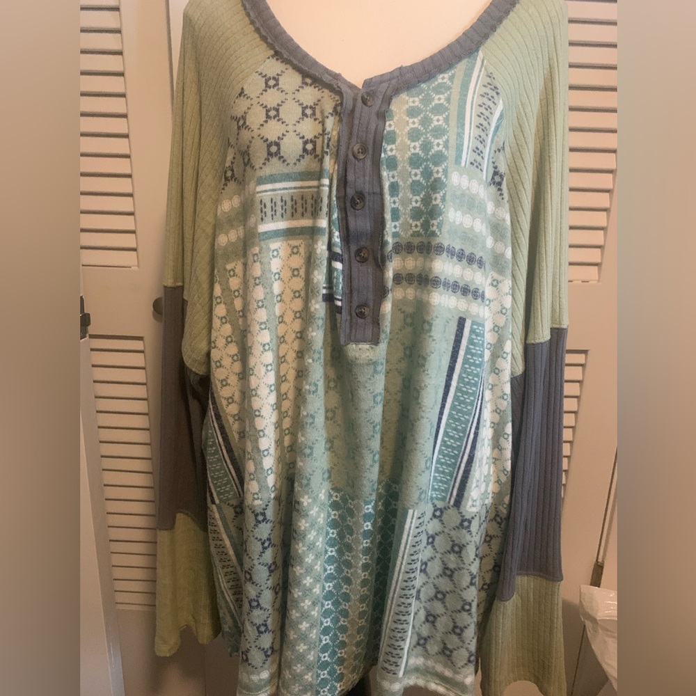 Cato too long sleeve soft. Plus size 26/28. So pretty-no tag never worn